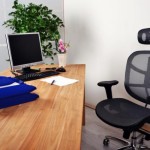 Jak vybrat zdravou kancelářskou židli? Buďte nároční