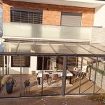 Zastínění terasy nebo raději vybudovat zimní zahradu?